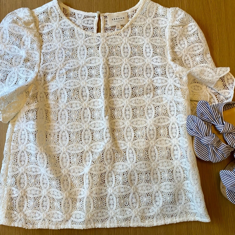 Sézane scalloped lace top